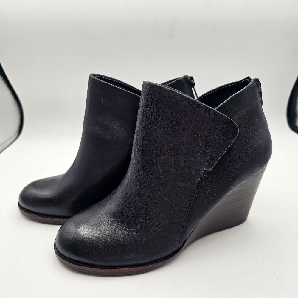 Gianni Bini Leather Wedge Ankle Boots – Size 8M – Black